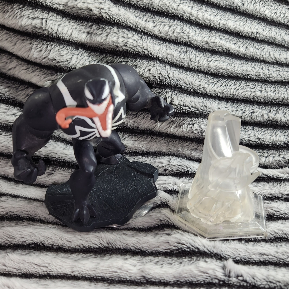 Disney Infinity 2.0 Figure INF 1000115 Marvel Venom Spider-Man & Crystal